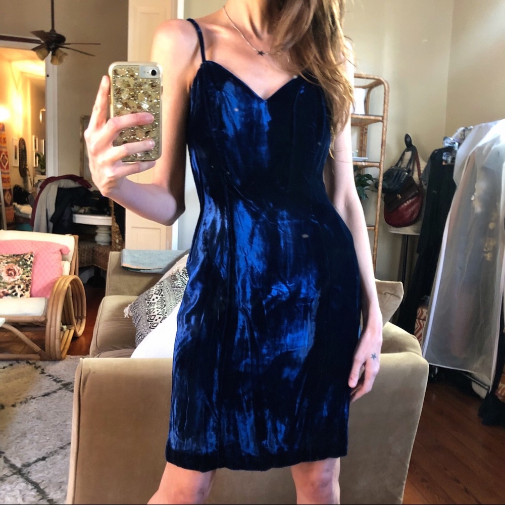 Vintage union made navy velvet dress - Picture 6 of 8